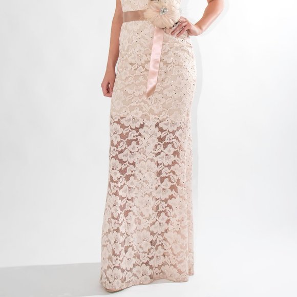 City Triangles Strapless Nude Floral Lace Floral Feather Ball Gown Dress XS - Picture 4 of 8